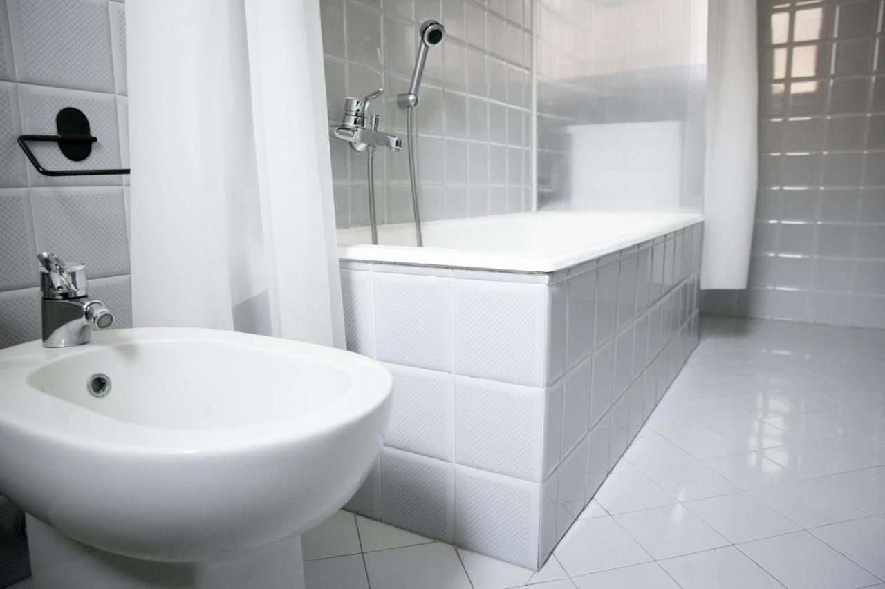 Iseolakerental - Riva House Riva di Solto Kültér fotó