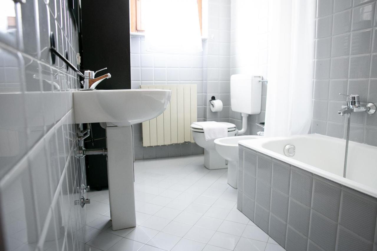 Iseolakerental - Riva House Riva di Solto Kültér fotó